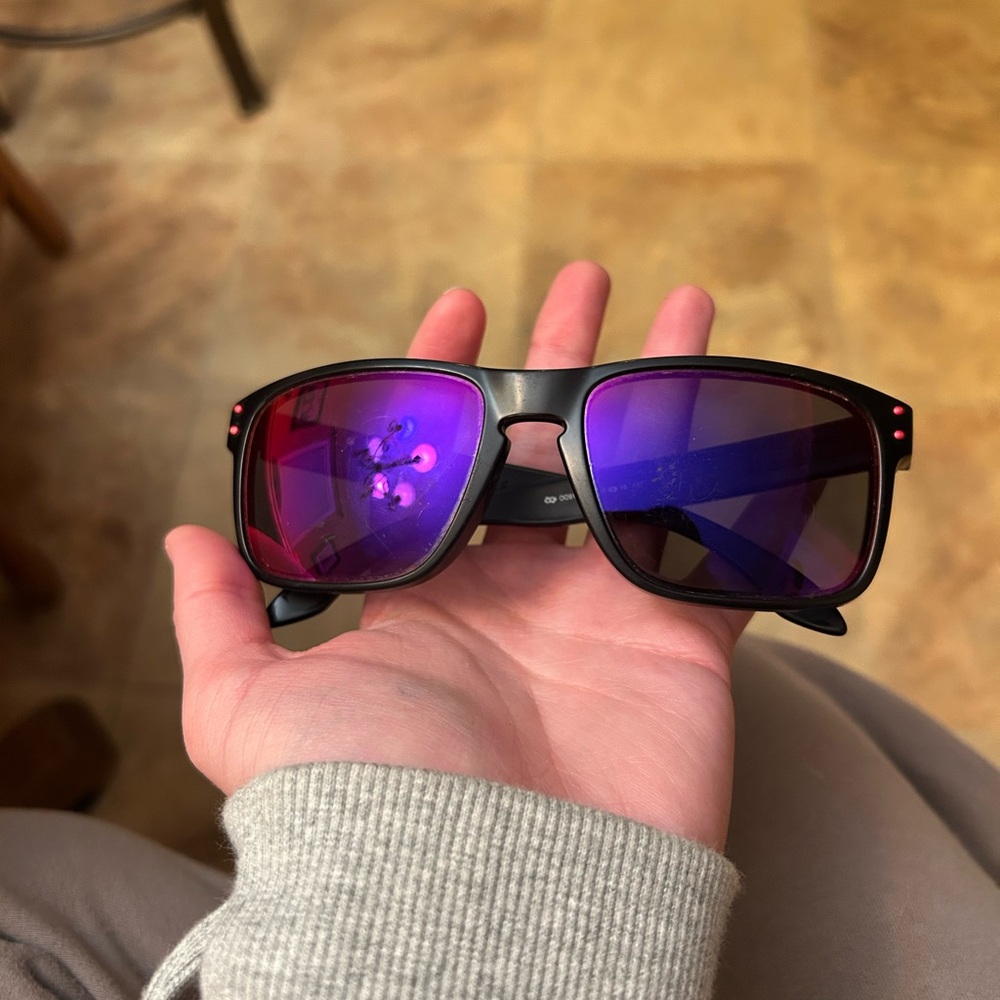Oakley holbrook